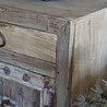 Be-Uniq Nachtkastje Oud Indisch L58xH74xD46 cm Be-Uniq Nachtkastje Oud Indisch L58xH74xD46 cm