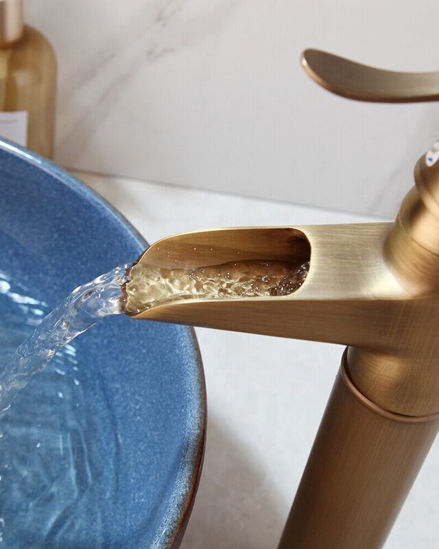 Rene Houtman Bronzen Watervalkraan - Landelijk - 34,5 cm