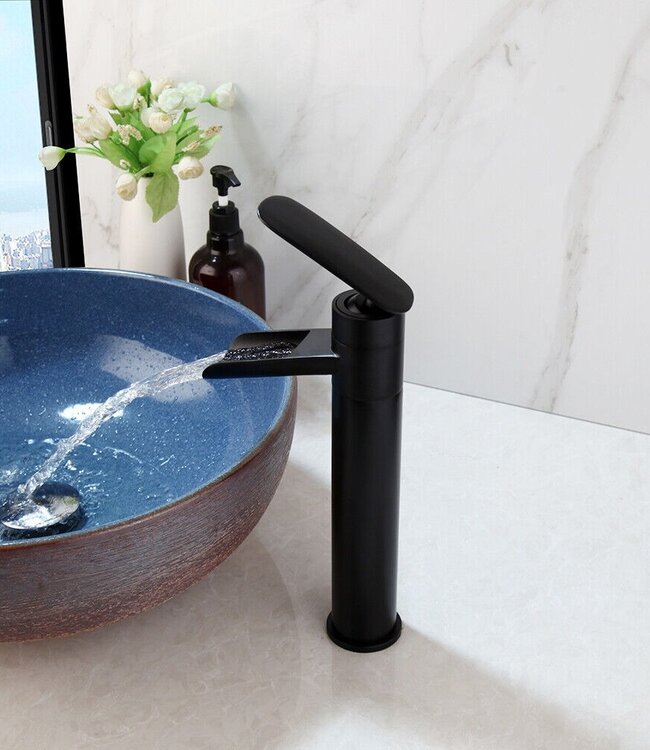 Rene Houtman Zwarte Waterval Mengkraan - H29 cm