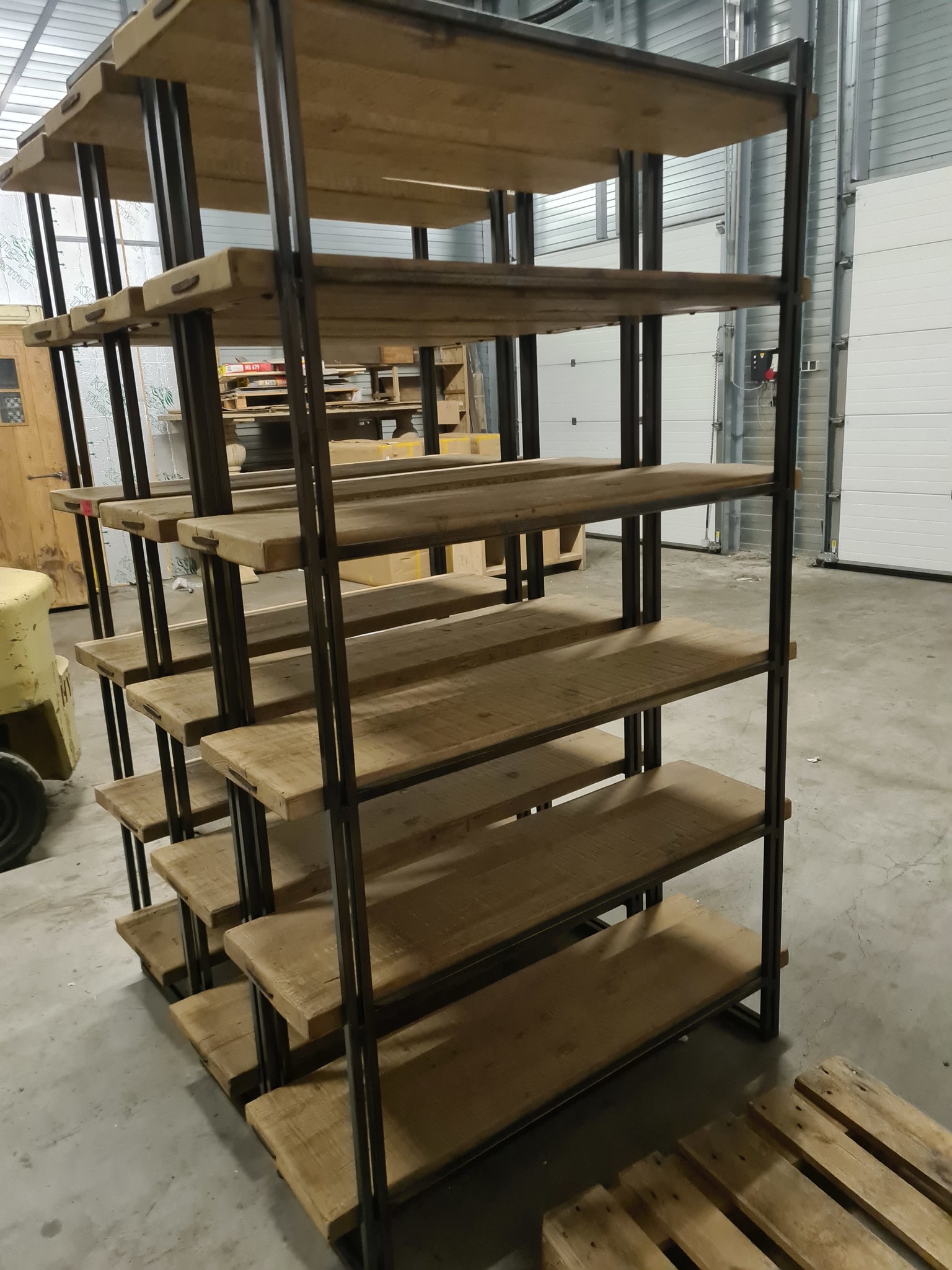 Rene Houtman Boekenrek Novi - IJzer & Hout - L130 x B40 x H220 cm