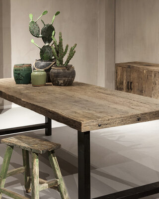 Be-Uniq Robuuste Oud Houten Eettafel - B300 x D100 cm