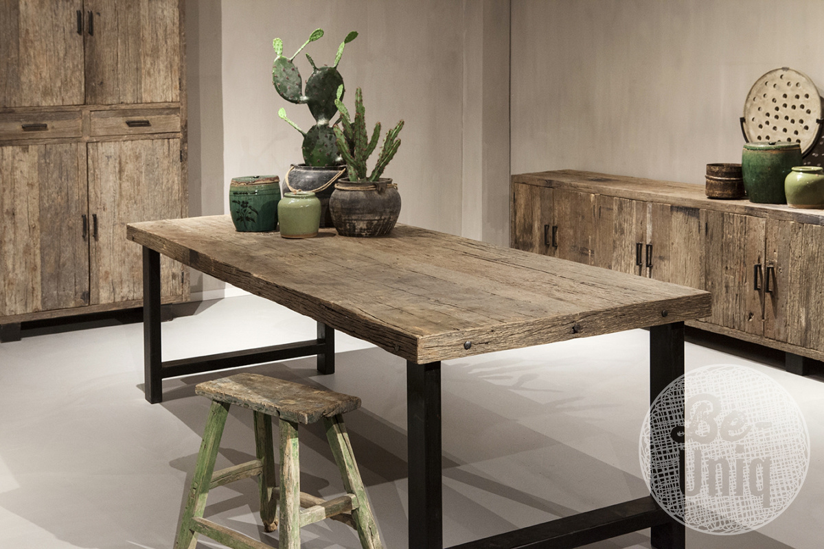 Be-Uniq Robuuste Oud Houten Eettafel - B240 x D95 cm