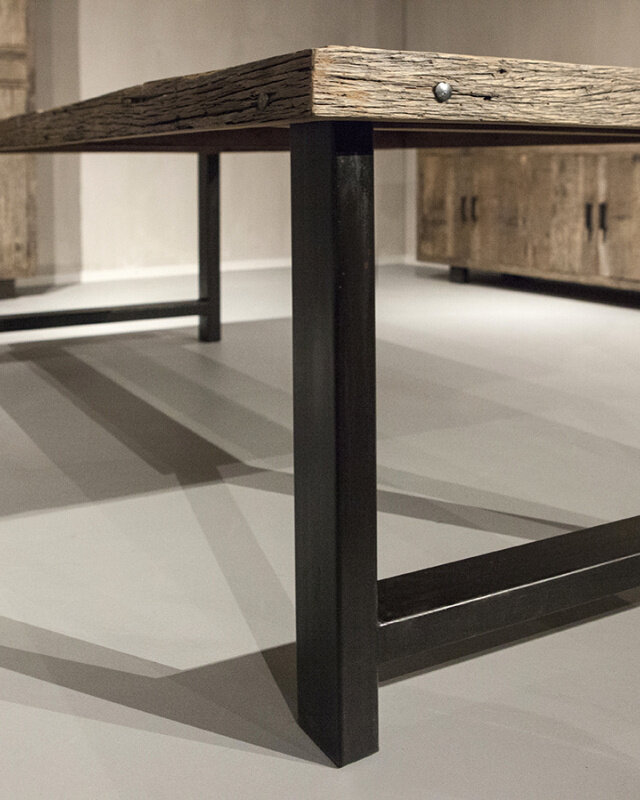 Be-Uniq Robuuste Oud Houten Eettafel - B240 x D95 cm