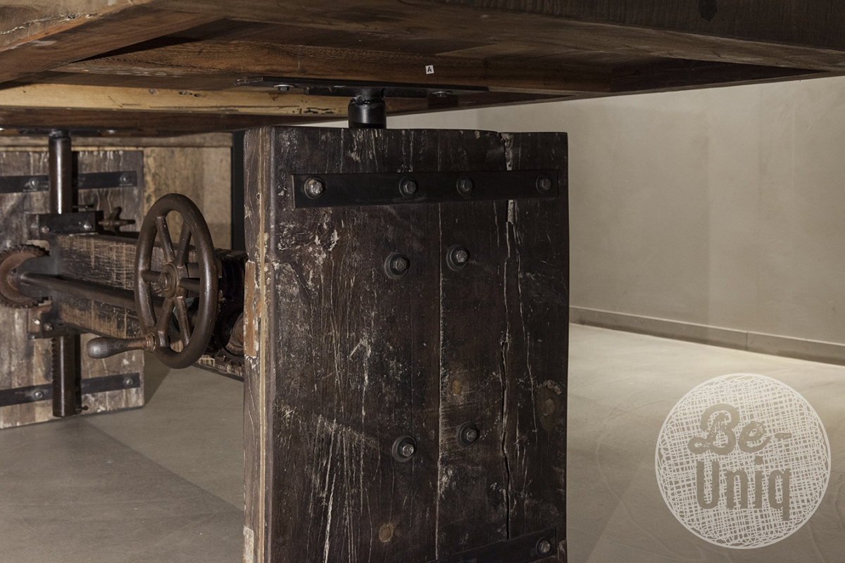 Be-Uniq Eettafel Factory - L100 x B220 cm - Oud Hardhout