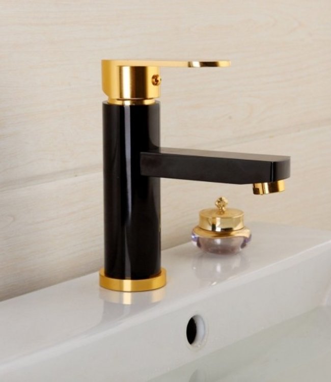 Rene Houtman Zwart Gouden Wastafelkraan