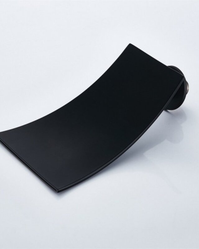 Rene Houtman Mat Zwarte Inbouw Waterval Kraan