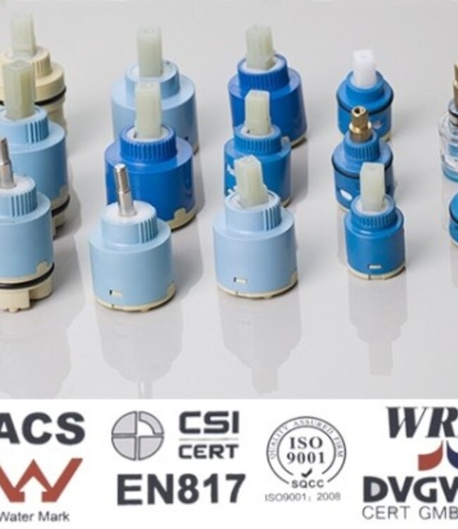 Rene Houtman Moderne Strakke Zwarte Wastafelkraan met Elegante Uitloop