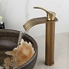 Landelijke Bronzen Waterval Kraan