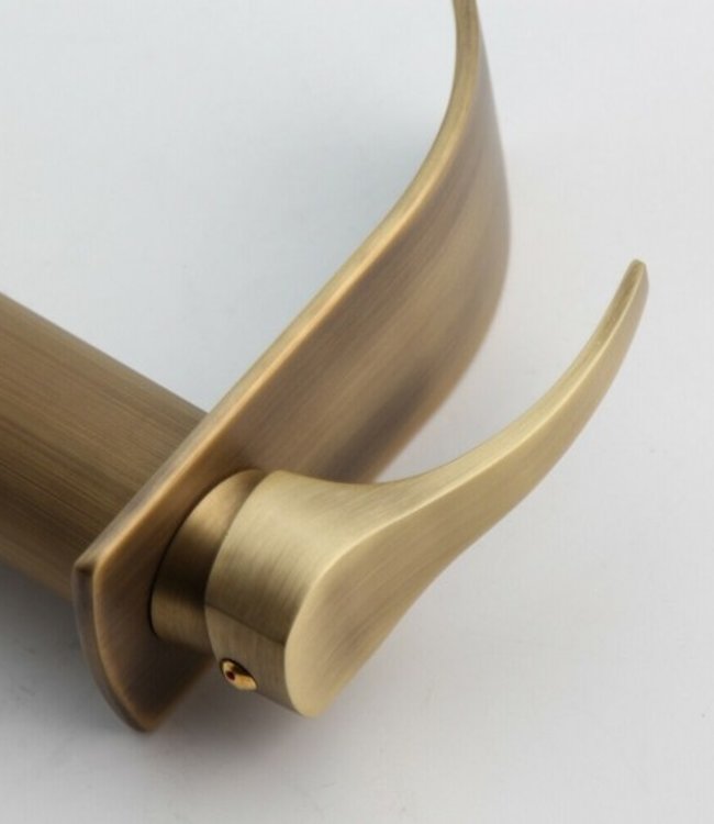 Rene Houtman Landelijke Bronzen Waterval Kraan