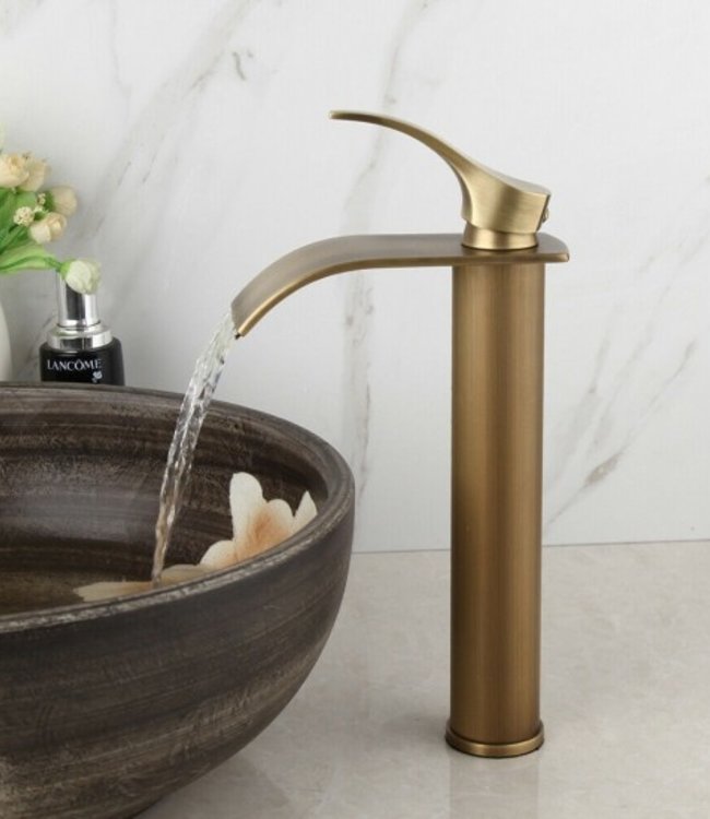 Rene Houtman Landelijke Bronzen Waterval Kraan