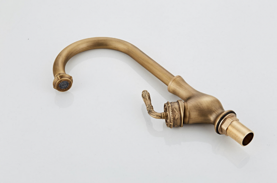 Rene Houtman Elegante Bronzen Kraan