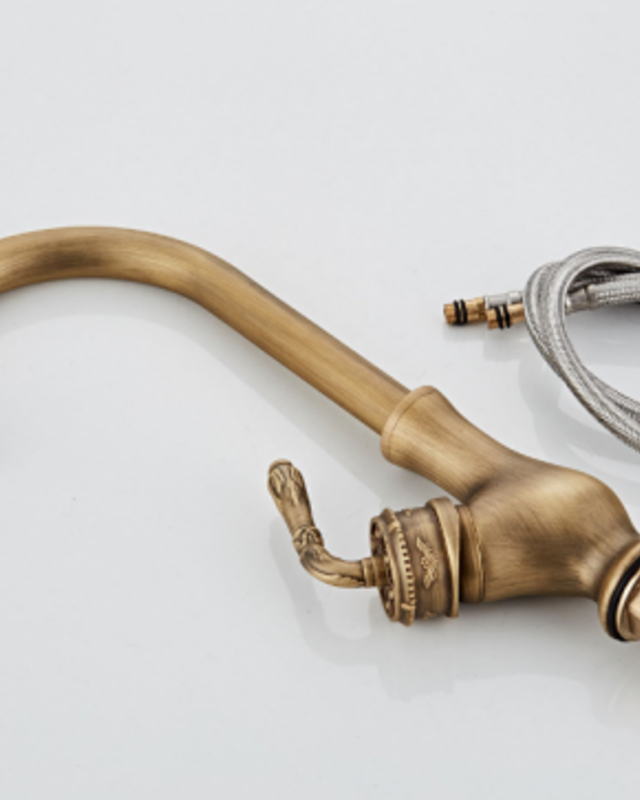 Rene Houtman Elegante Bronzen Kraan