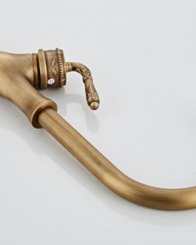 Rene Houtman Elegante Bronzen Kraan