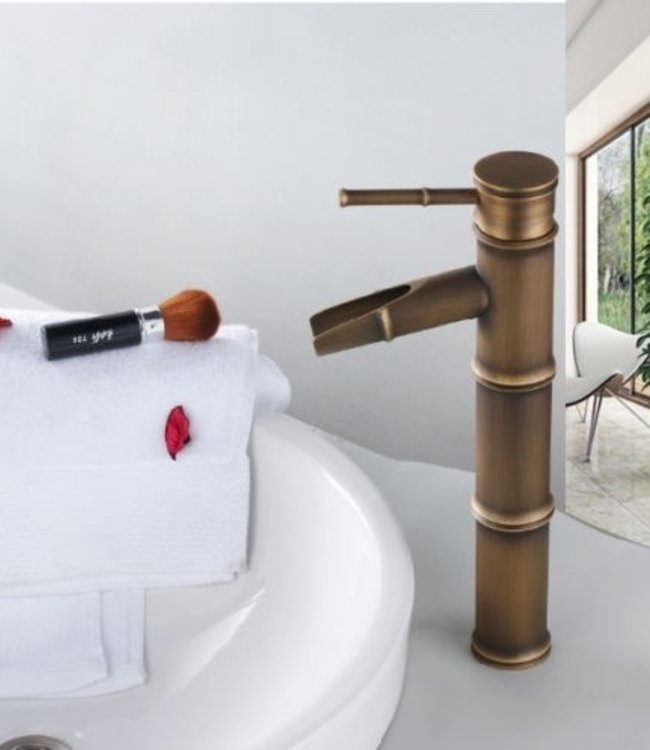 Rene Houtman Bamboe Stijl - Waterval kraan