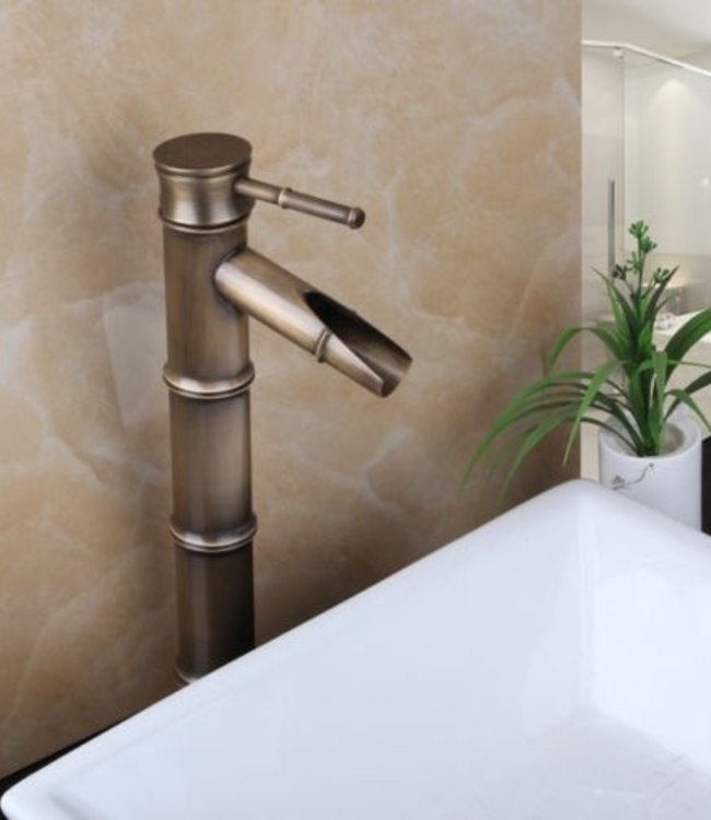 Rene Houtman Bamboe Stijl - Waterval kraan