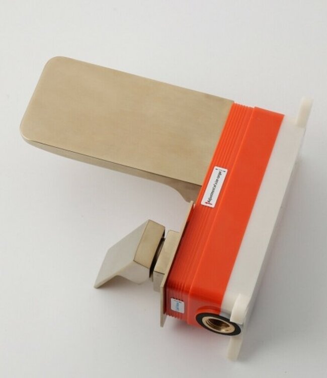 Rene Houtman Geborsteld Gouden Muurkraan