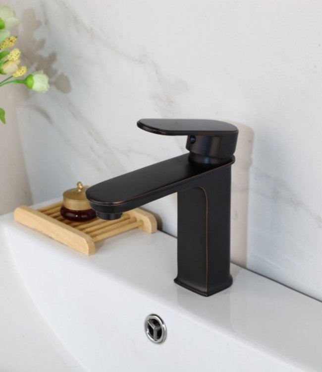 Rene Houtman Olie Bronzen Kraan