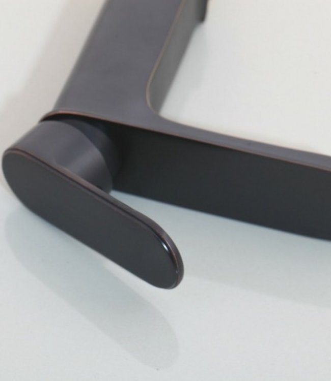 Rene Houtman Olie Bronzen Kraan