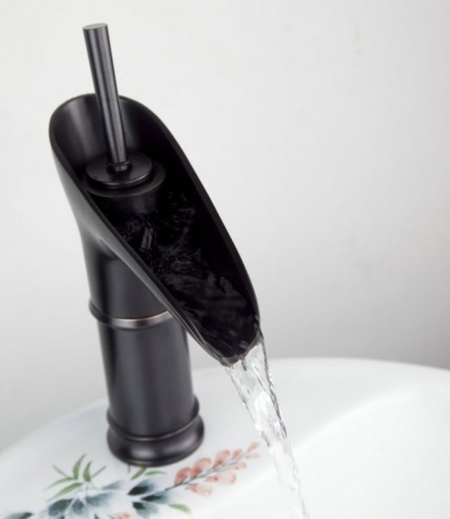 Rene Houtman Nostalgische Olie Bronzen Waterval Wastafelkraan