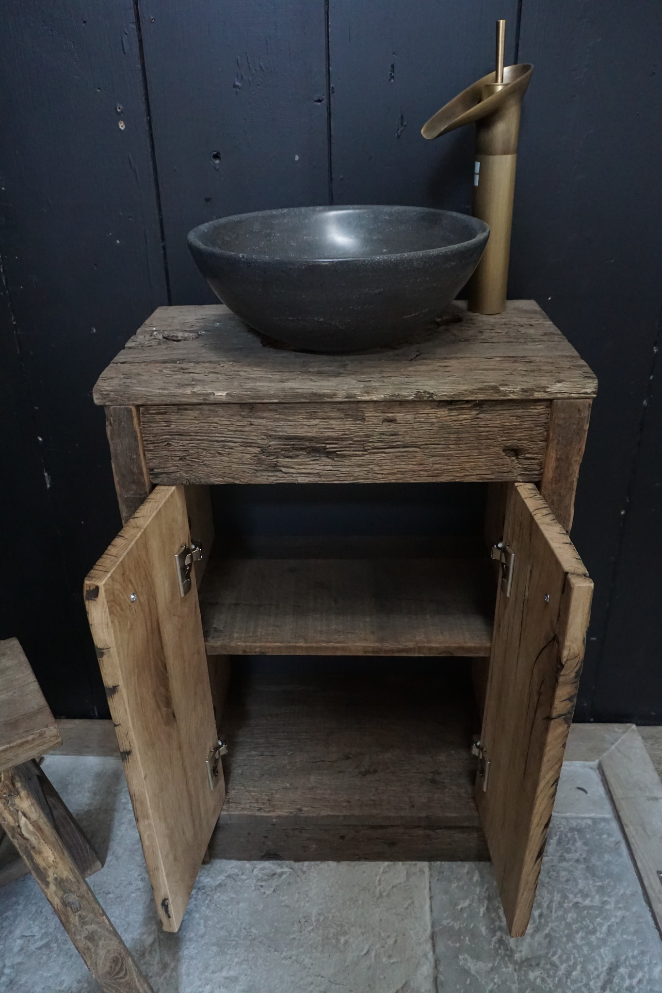 Rene Houtman Toiletmeubel Anouk Geborsteld Oud Eikenhout