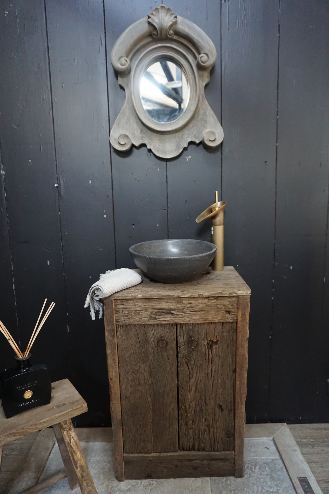 Rene Houtman Toiletmeubel Anouk Geborsteld Oud Eikenhout