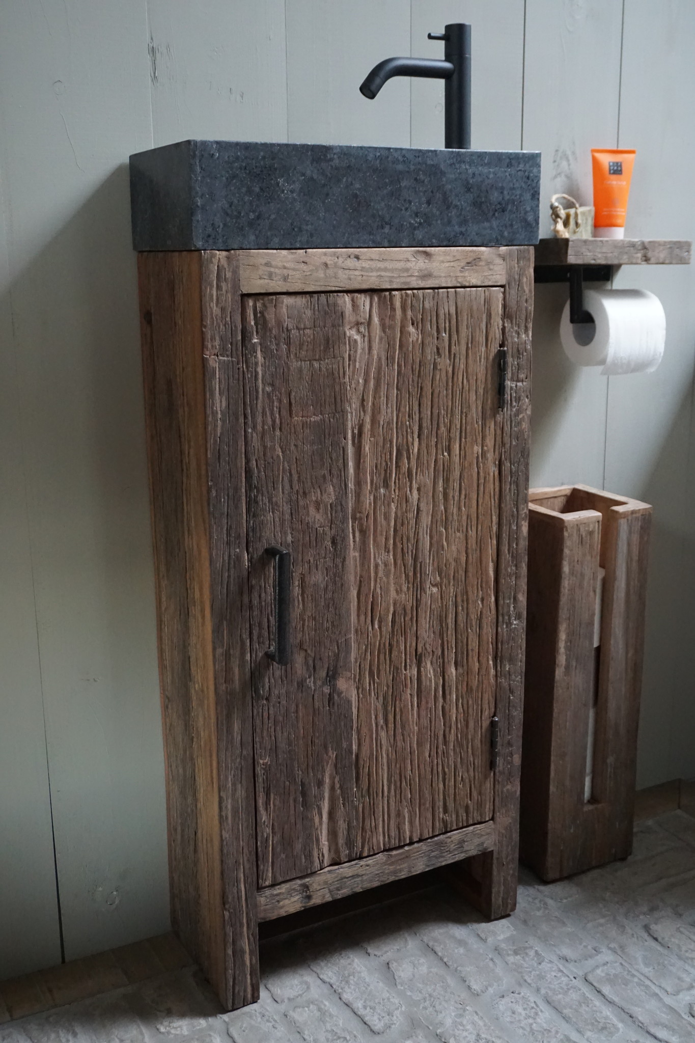 Rene Houtman Toiletmeubel Oud Hout - Unique - Fontein Graniet