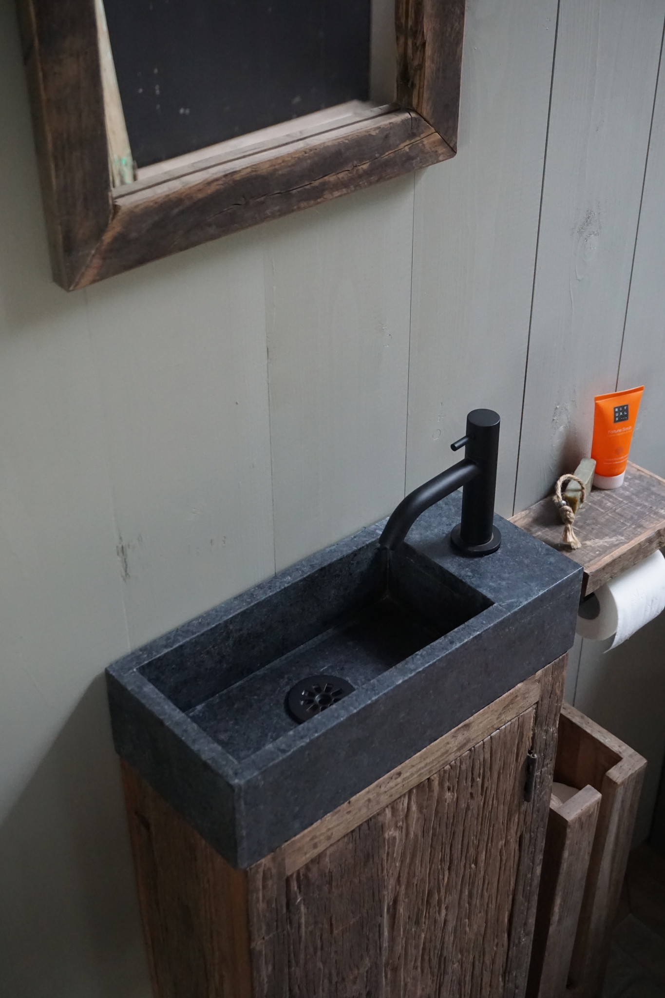 Rene Houtman Toiletmeubel Oud Hout - Unique - Fontein Graniet