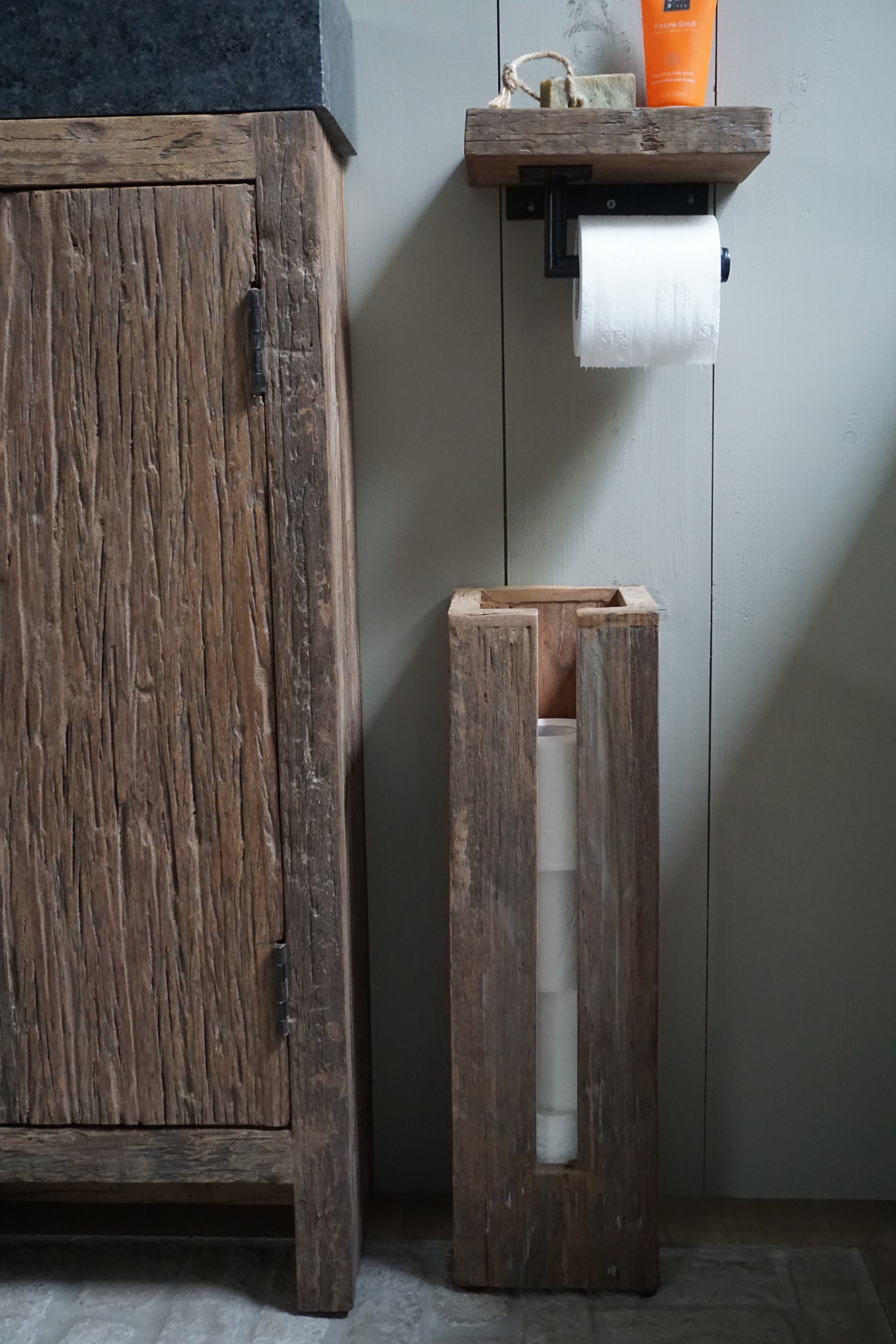 Rene Houtman Toiletrol Dispenser Unique Oud Hout - 5 Rollen