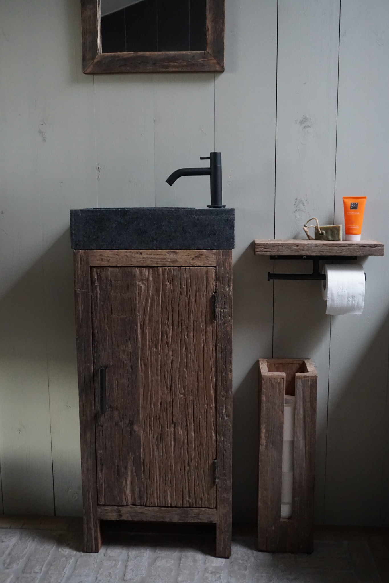 Rene Houtman Toiletrol Dispenser Unique Oud Hout - 5 Rollen