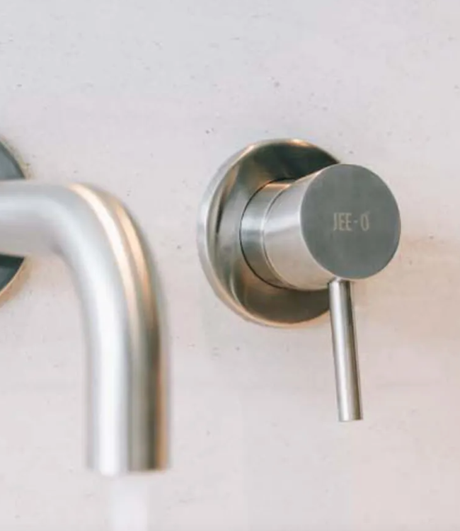 JEE-O Slimline Wand Wastafelkraan | 90 graden uitloop | Meerdere kleuren