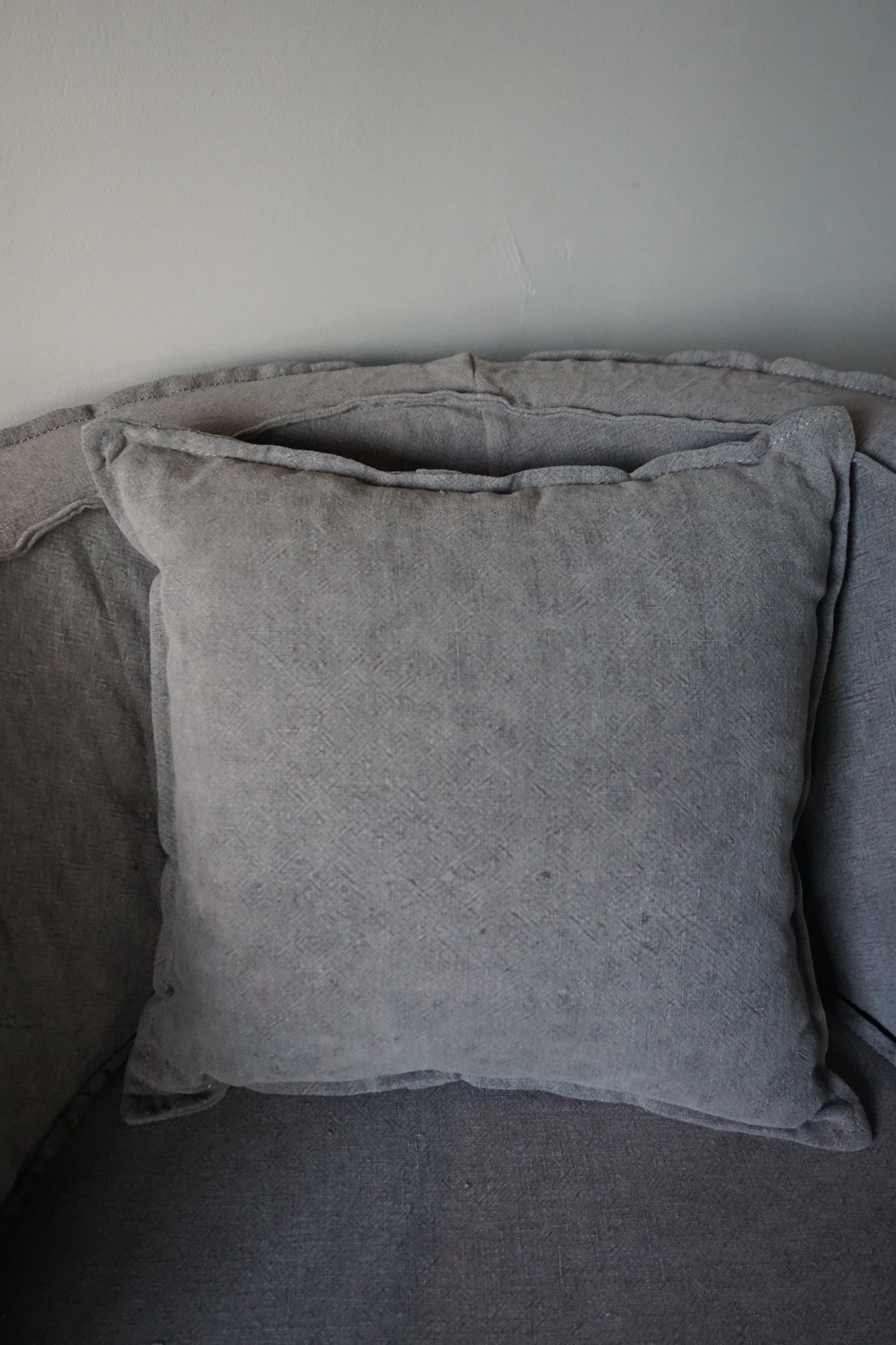 Aura Peeperkorn Fauteuil Dirk + Kussen Taupe Aura Peeperkorn