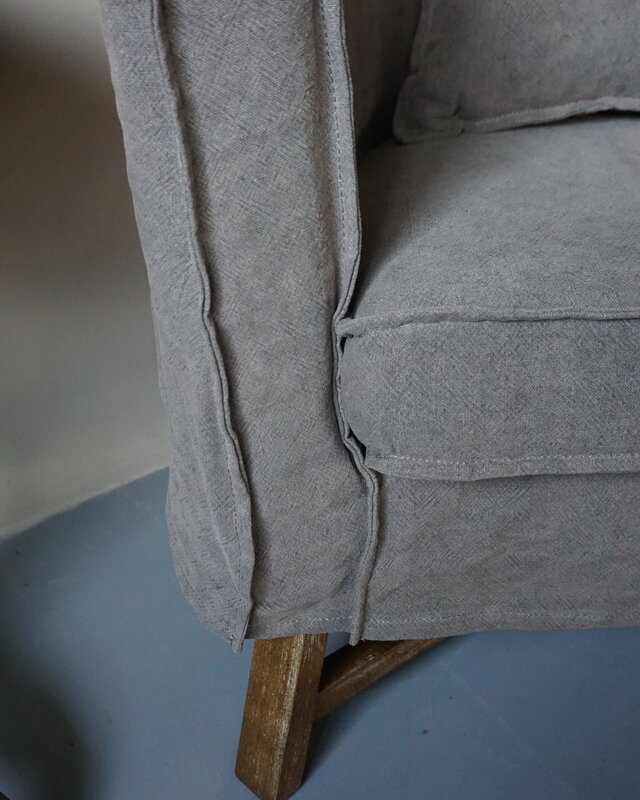 Aura Peeperkorn Fauteuil Dirk + Kussen Taupe Aura Peeperkorn