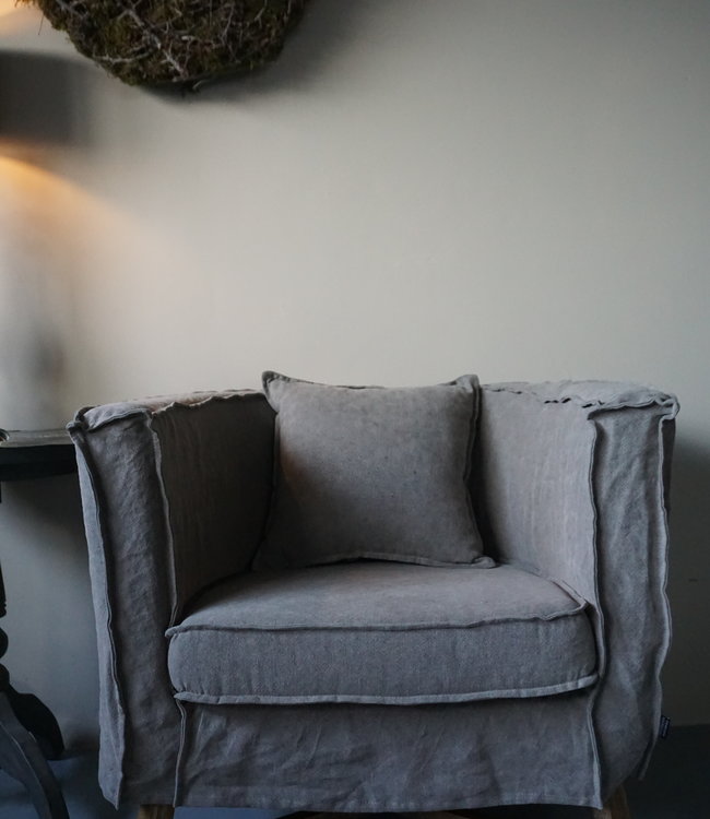 Aura Peeperkorn Fauteuil Dirk + Kussen Taupe Aura Peeperkorn