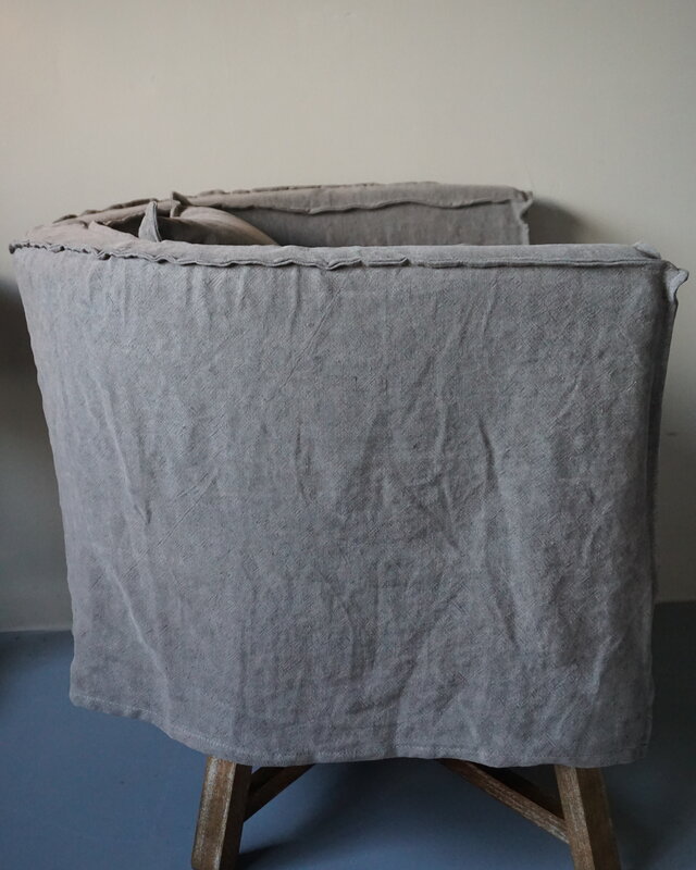 Aura Peeperkorn Fauteuil Dirk + Kussen Taupe Aura Peeperkorn