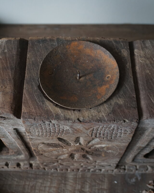 Aura Peeperkorn Ornament Oud Hout - Kaarshouder L44xD11xH25