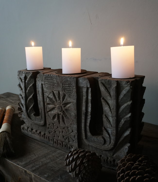 Aura Peeperkorn Ornament Oud Hout - Kaarshouder L44xD11xH25