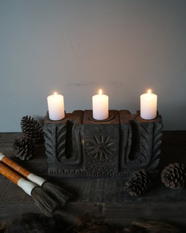 Aura Peeperkorn Ornament Oud Hout - Kaarshouder L44xD11xH25