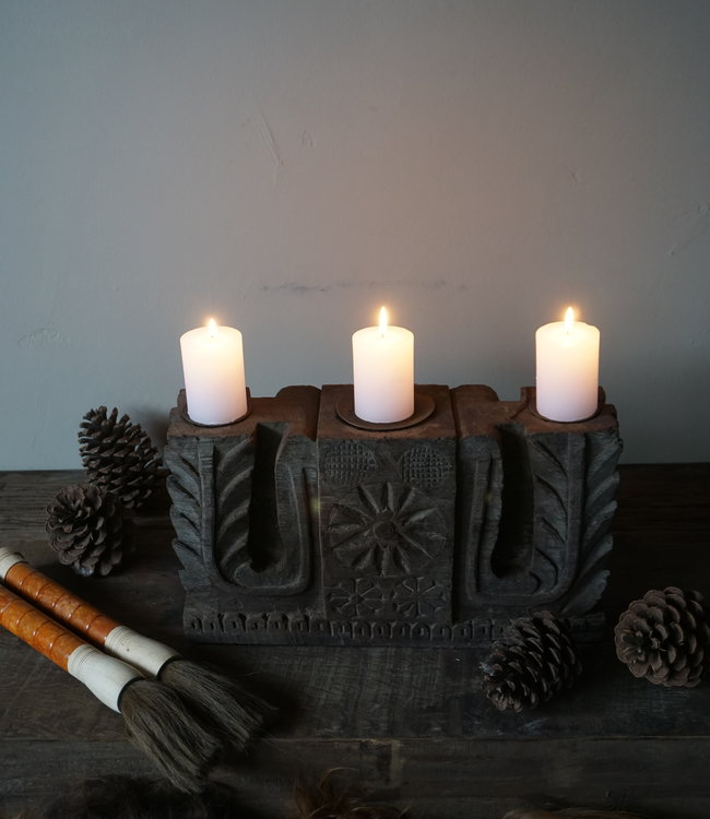 Aura Peeperkorn Ornament Oud Hout - Kaarshouder L44xD11xH25