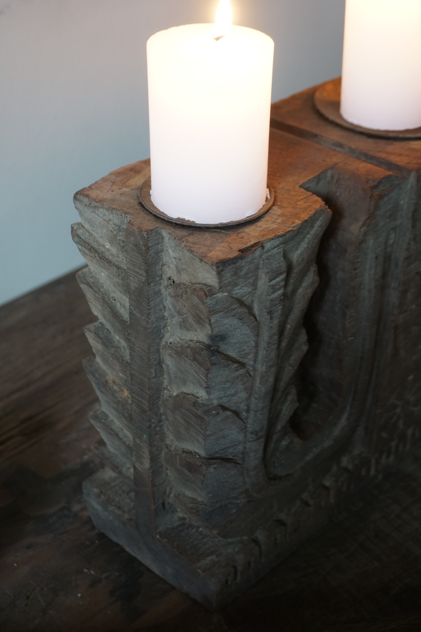 Aura Peeperkorn Ornament Oud Hout - Kaarshouder L44xD11xH25
