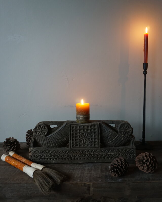 Aura Peeperkorn Ornament Oud Hout - Kaarshouder L57xD10xH22