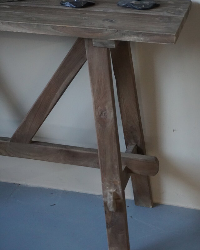 Aura Peeperkorn Cross Sidetable 120 en 160 cm