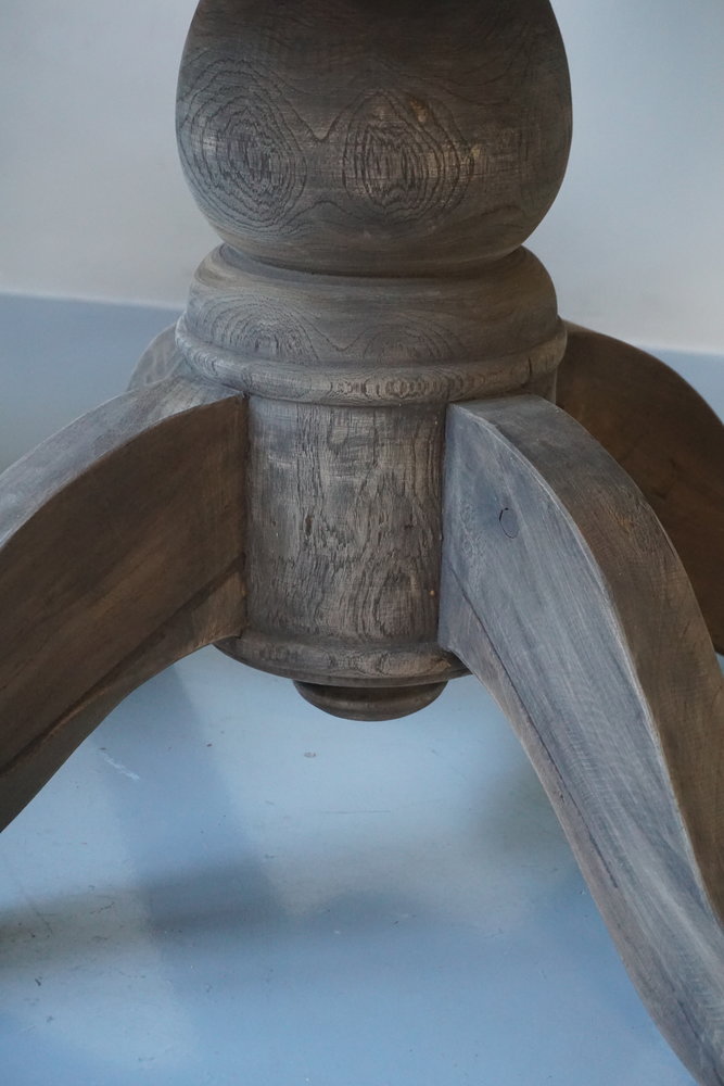 thumbnail: Ronde Massief Houten Standaard - Satijn Walnoot Vernis - Verschillende Diameters - Basis Voor Beeldjes En Sculpturen