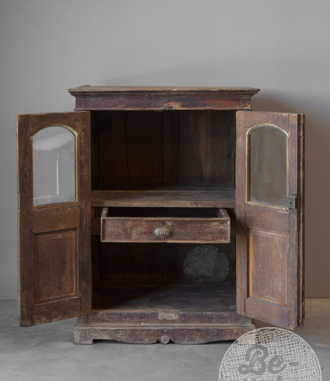 Be-Uniq Oud Vitrinekastje | India | H93 x B67 x D51 cm