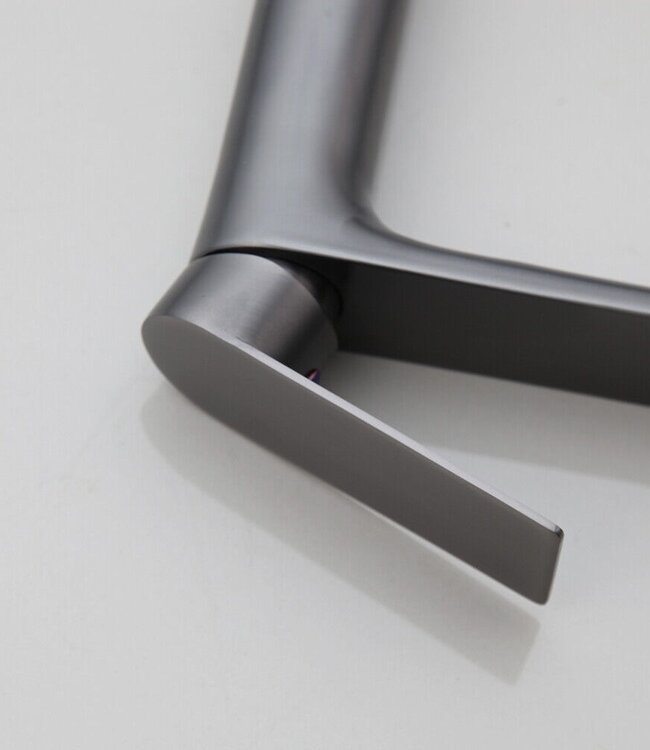 Rene Houtman Wastafelkraan | Gun Metal
