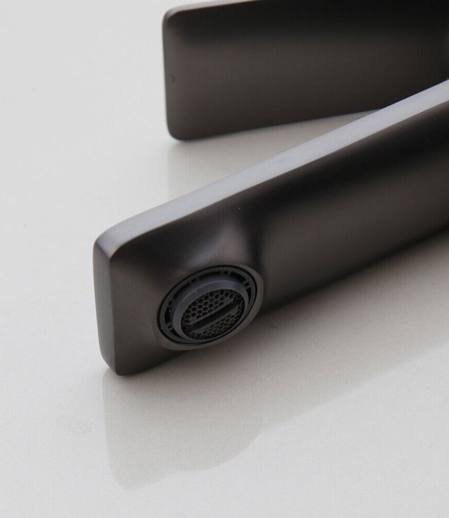 Rene Houtman Wastafelkraan | Mengkraan | Gun Metal