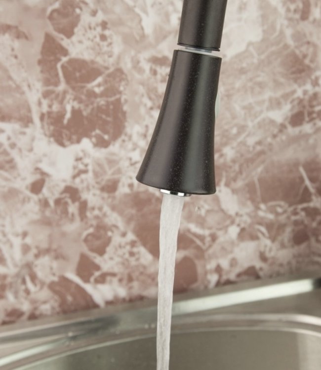 Rene Houtman Donkere Keukenkraan met Uittrekbare Sproeikop