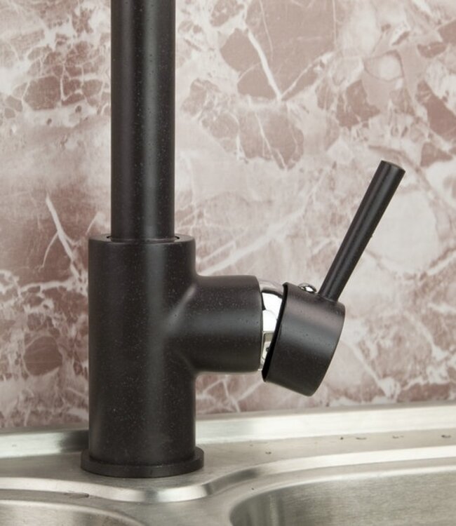 Rene Houtman Donkere Keukenkraan met Uittrekbare Sproeikop