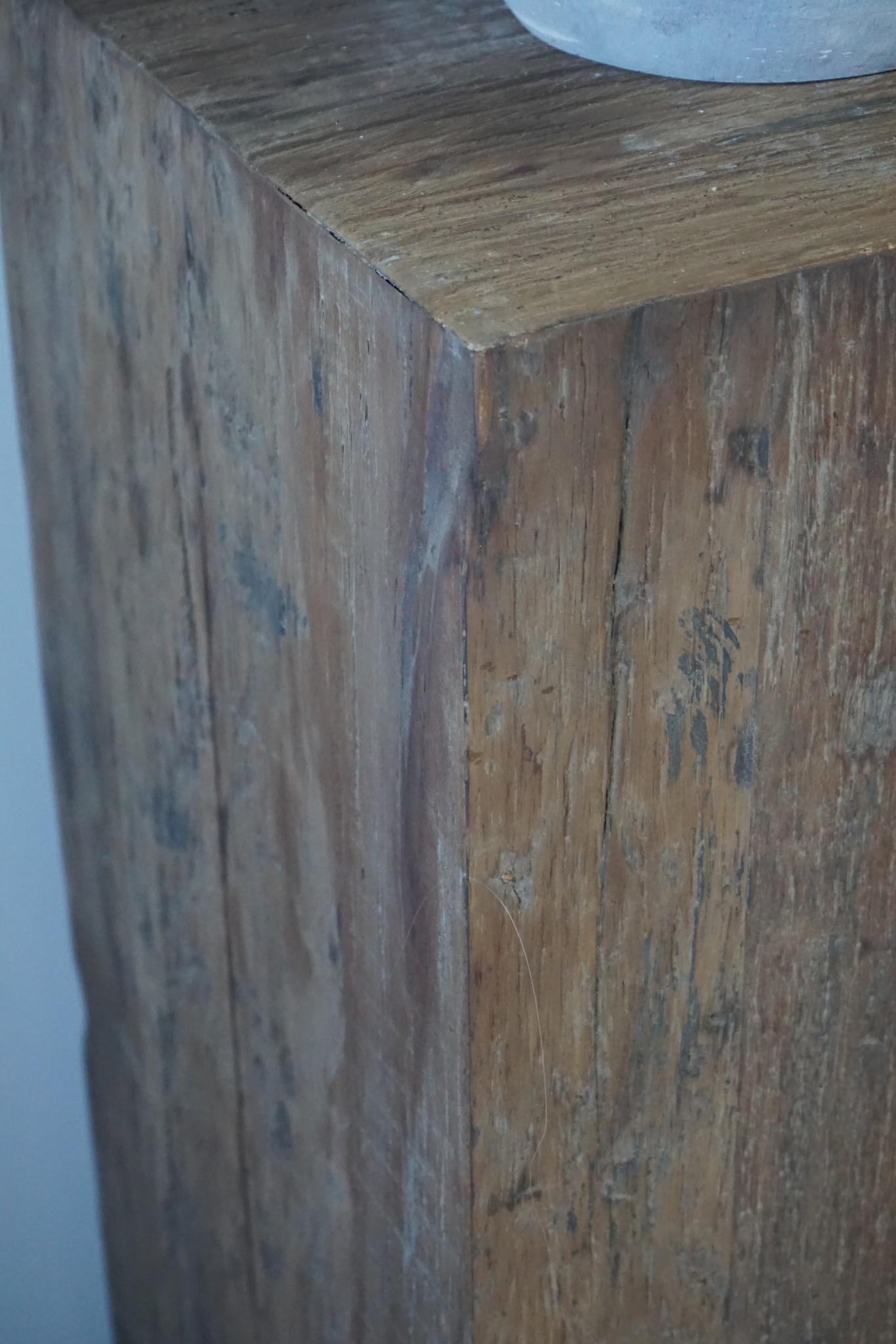 Rene Houtman Houten Zuil | Grey H80xB35xD35