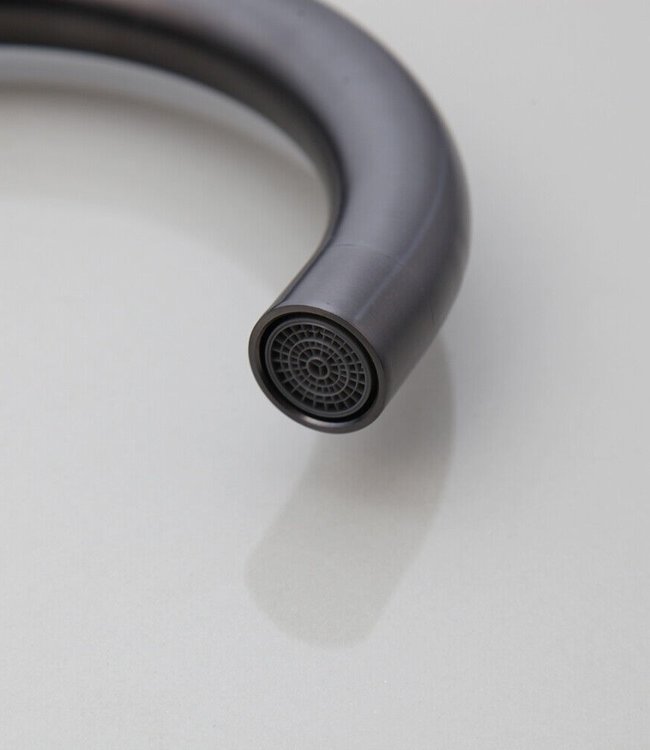 Rene Houtman Wastafelkraan met Draaibare Hals | Gun Metal