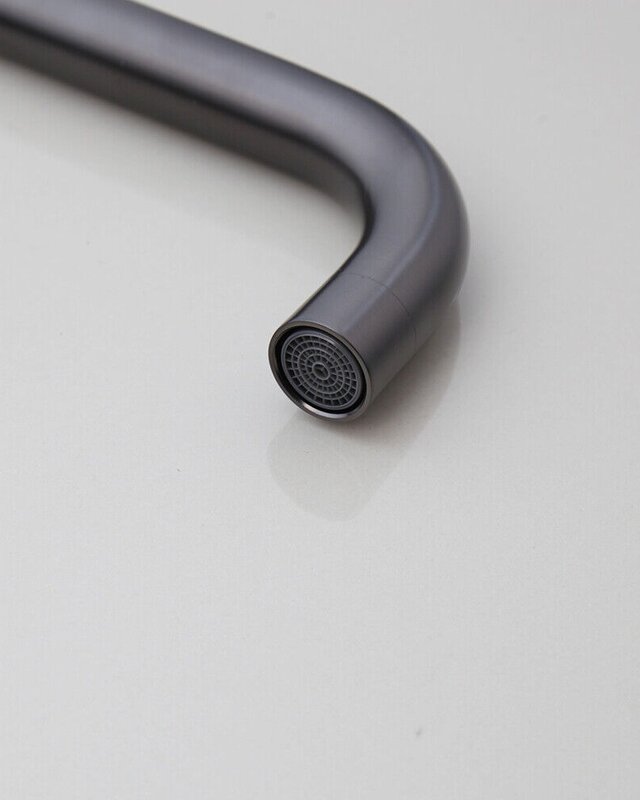 Rene Houtman Draaibare Keukenkraan | Gun Metal